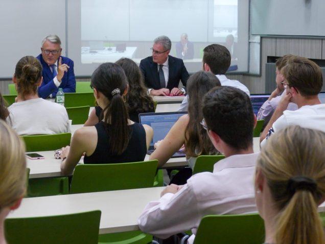 Invité de Sciences po Aix en salle de cours